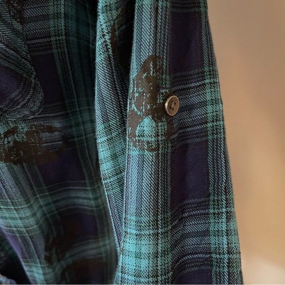ROCK & REPUBLIC Green and Blue Plaid Button Down Shirt with Skull Print - Picture 5 of 10